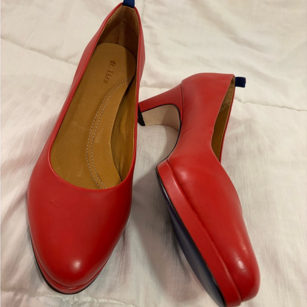 dr. LIZA Sneaker Pump in Apple Red - Picture 4 of 12